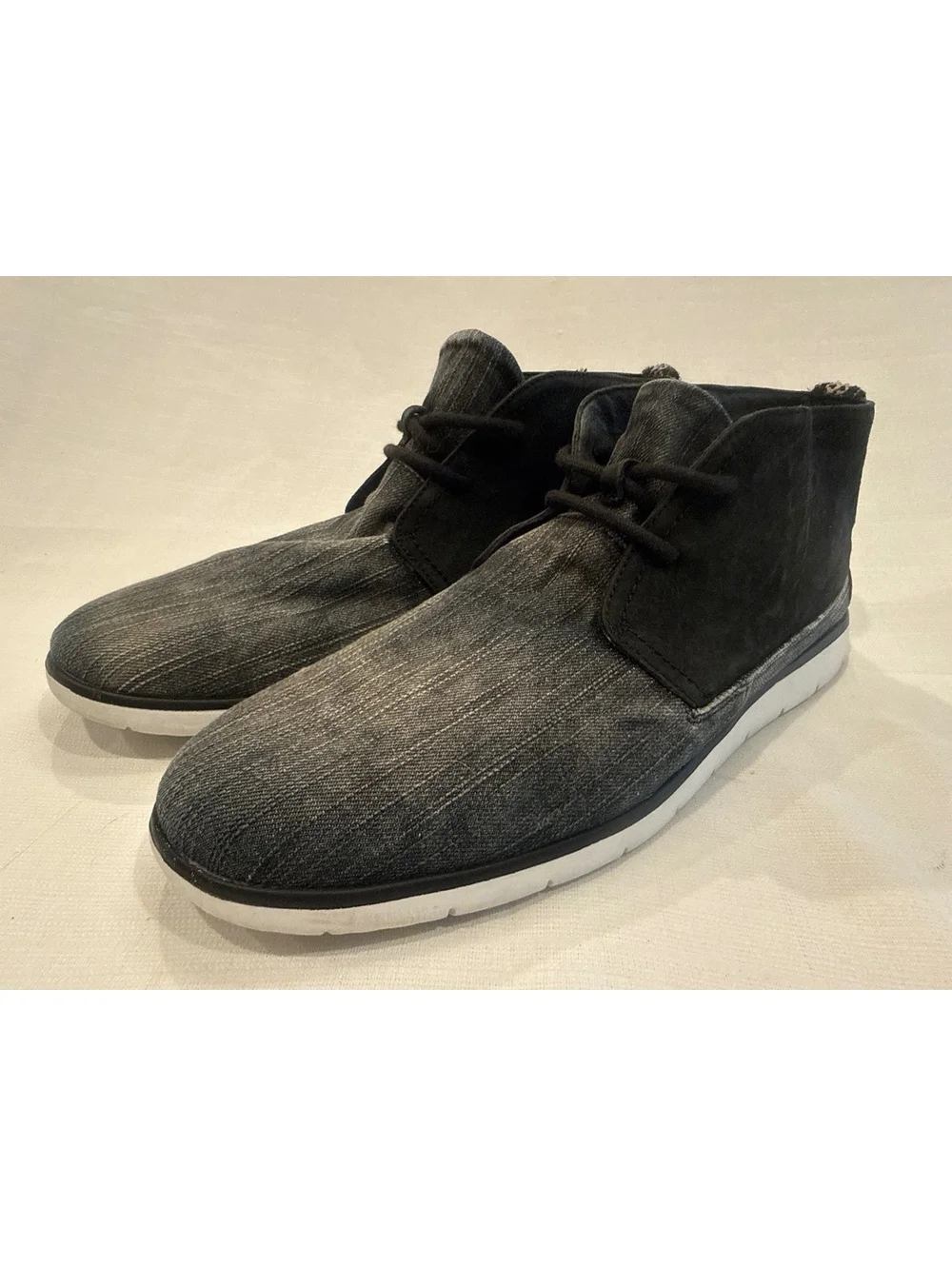 UGG Men's Casual Lace-Up Shoes Size 12 Black with White Sole